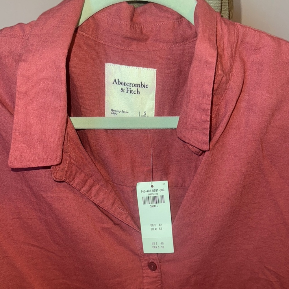 Abercrombie & Fitch button down women’s size Small
